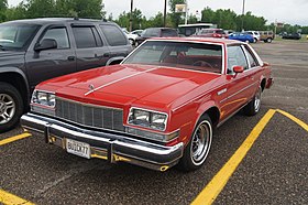 1977 Buick LeSabre Custom Landau (17485350663).jpg